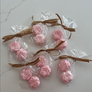 Set of 6 Pink Rose-Shaped Soaps